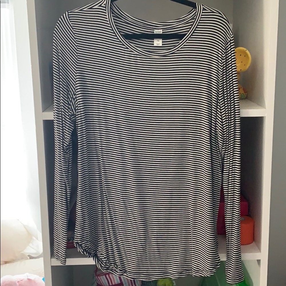 Long sleeved black and white striped tee